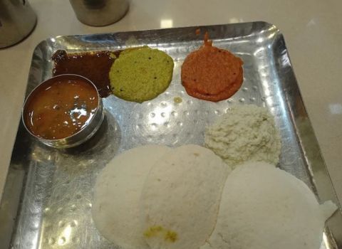 Brindhavan Vegetarian Restaurant Vennala idaly with sambar and chutney