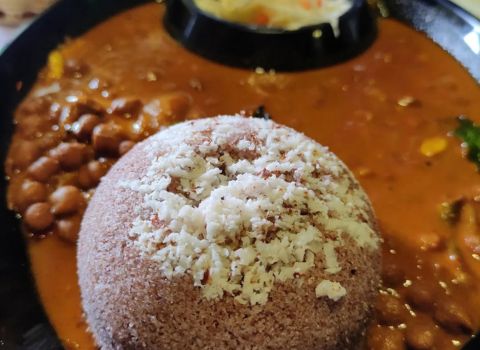 Dhe Puttu Edappally chemba puttu with payar curry