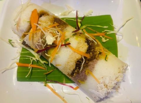 Dhe Puttu Edappally chicken keema puttu