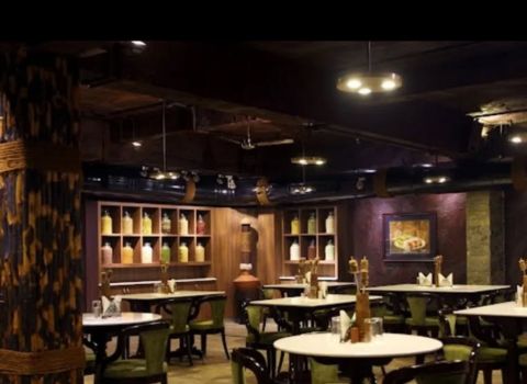 Dhe Puttu Edappally indoor seating and interior