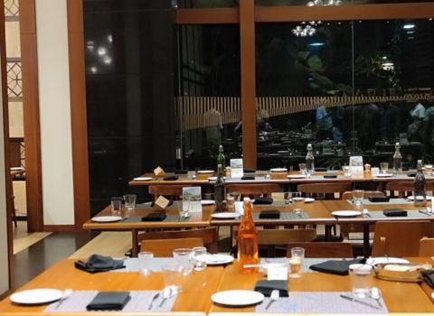 Kochi Kitchen Kochi Marriott Hotel indoor seating arrangements