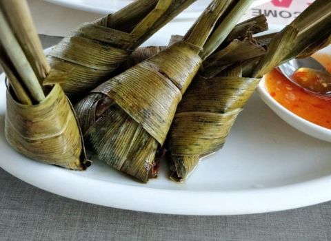 Paragon – Lulu Mall, Kochi pandan chicken which is wrapped in leaf