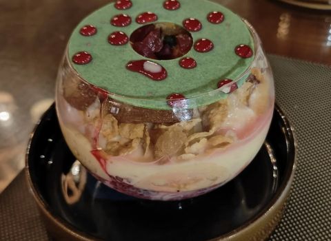 Restaurant Chef Pillai Le Méridien Kochi unniappam falooda dish image