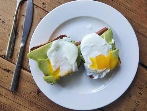 Avocado-Toast-With-Poached-Eggs