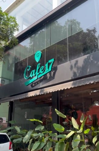 Cafe-17-Ravipuram-Kochi-outside-view