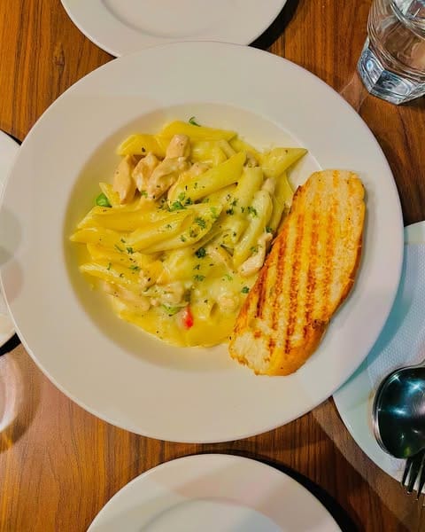 Chicken-Alfredo-Pasta