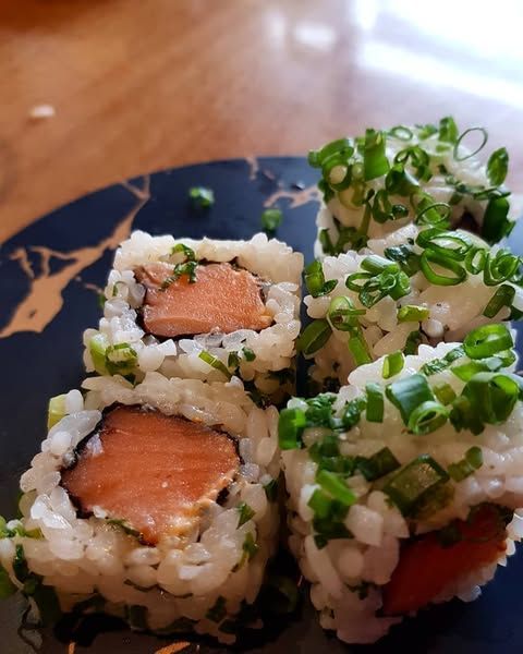 Crispy-Salmon-Maki-Sushi