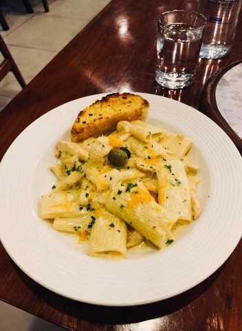 Rigatoni-Creamy-Cheese-Pasta