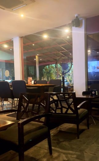 Tonico-Cafe-Kakkanad-indoor-seating