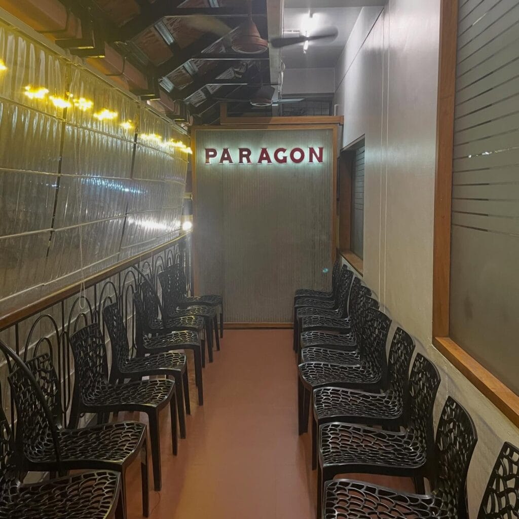 calicut paragon restaurant waiting area