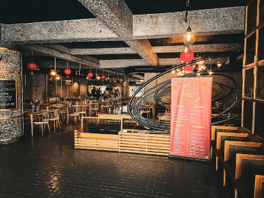cheenavala seafood restaurant edapally dining area view