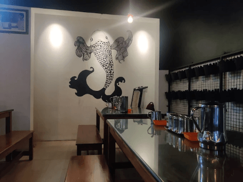 machli restaurant kaloor dining area